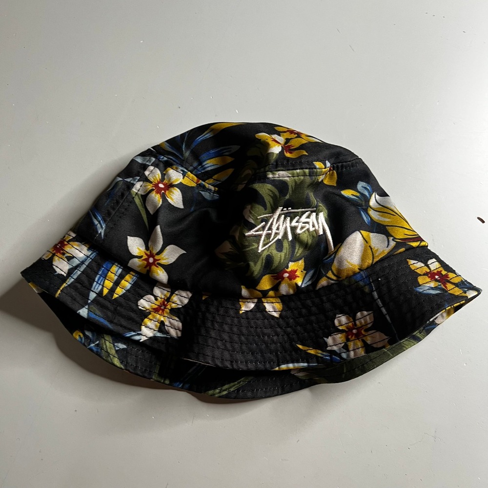 Stussy Capz Bucket Hat Black Tropical Floral Hibiscus Embroidered Logo